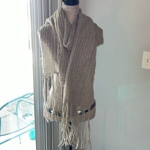 Treasure Topkapi beige scarf with fringe Mohair blend.  Excellent condition.